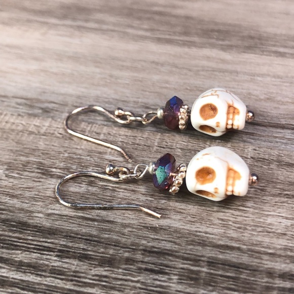 Small Howlite Skull & Crystal Earrings - Picture 5 of 9